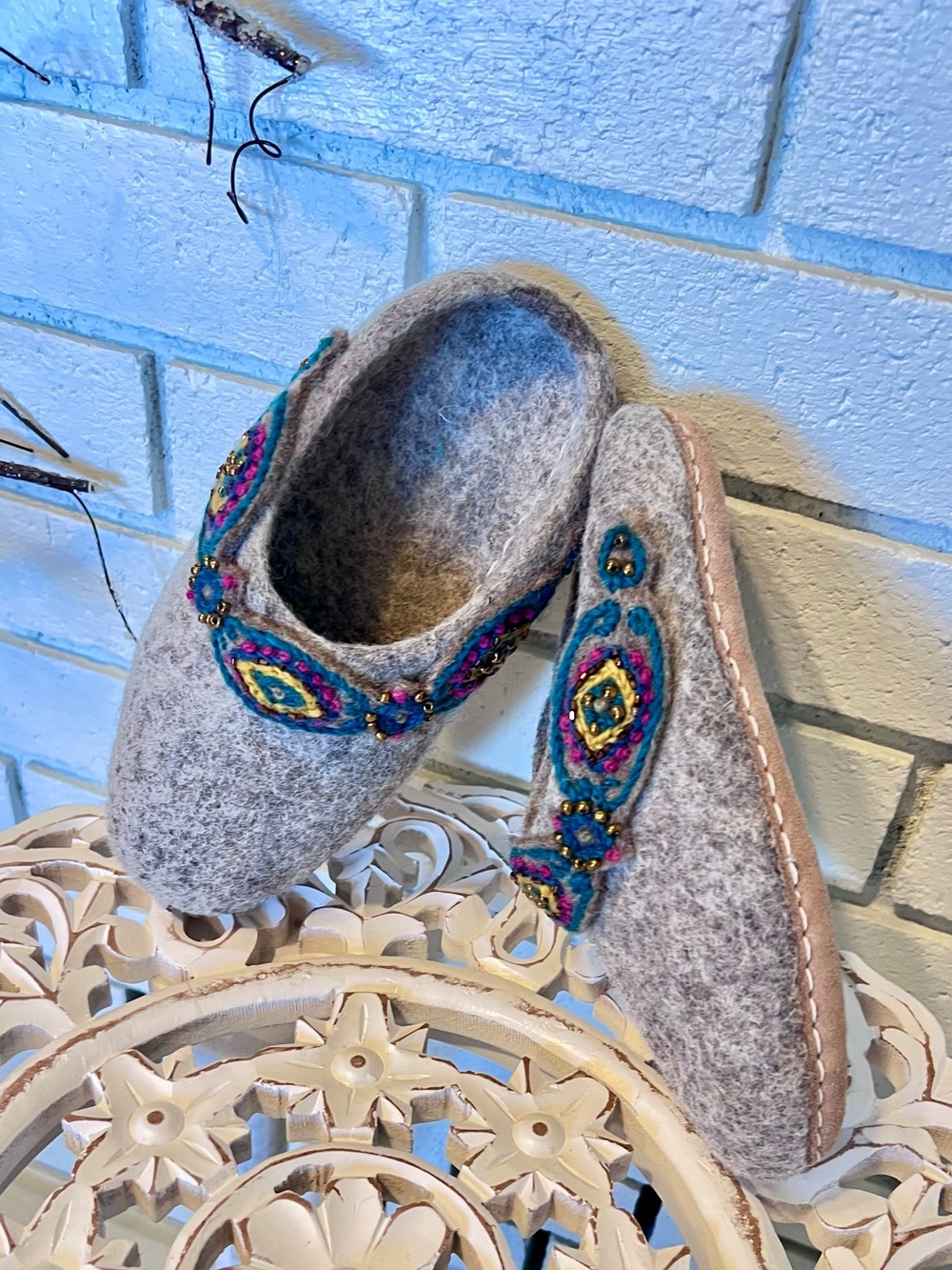 NEW FRENCH KNOT HANDMADE BEADED FELTED WOOL SLIP ONS SZ 36